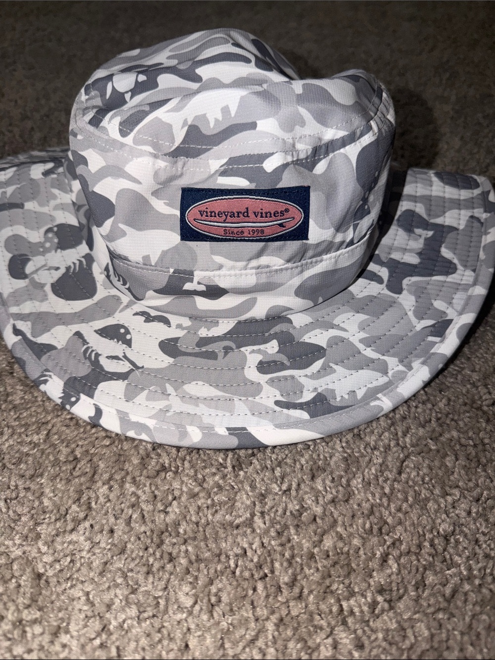 Vineyard Vines Men' Gray & White Camo Bucket Hat